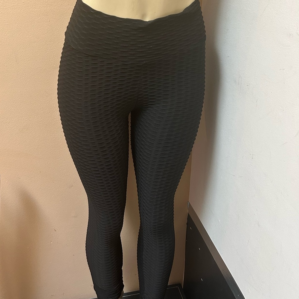 Textured leggings